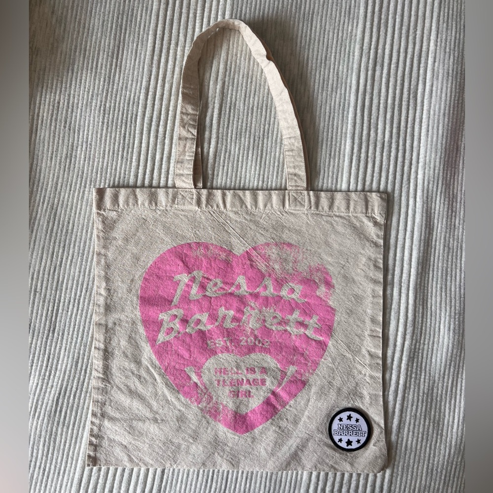 Nessa Barrett Tour Tote w/scan icon